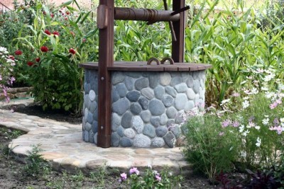 Источник воды в загородном доме