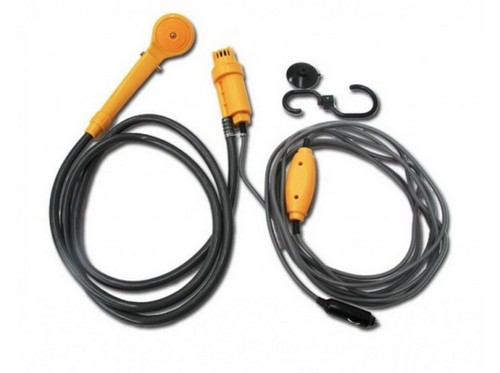 Душ работает от автомобильного прикуривателя