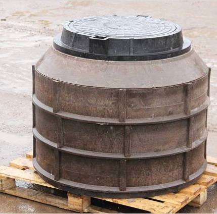 Резервуар изготовлен из песка и пластика 