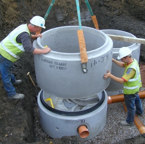 Гаситель можно сделать из ж/б колец