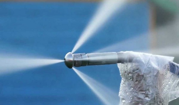 Шланг и насадка в действии