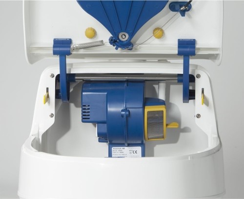 Довольно молодой вид туалетов для дачи Довольно молодой вид туалетов для дачи