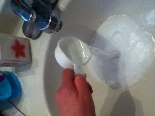 Реакция кислоты и щелочи Реакция кислоты и щелочи