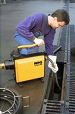 Чистка лотков ливневки